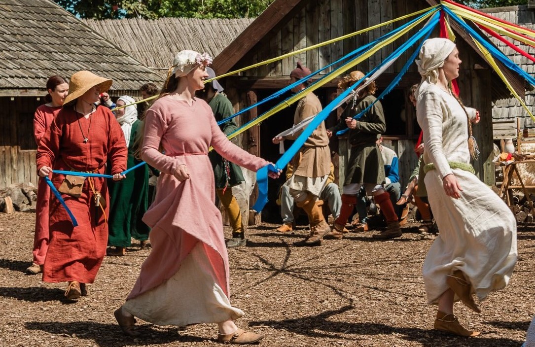 Medieval May Day at the Manor of Avoncroft 4 – 5 May